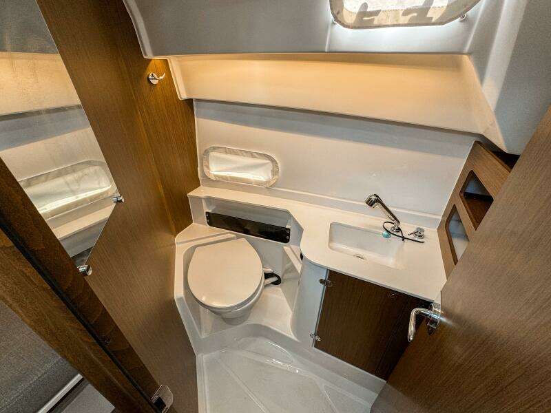 2025 Beneteau Antares 9