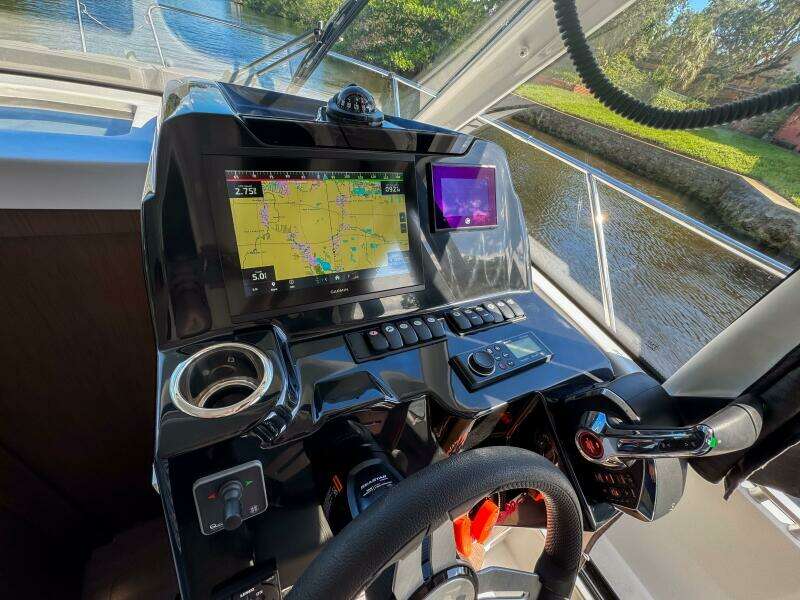 2025 Beneteau Antares 9