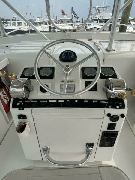 1995 Luhrs 32 Open