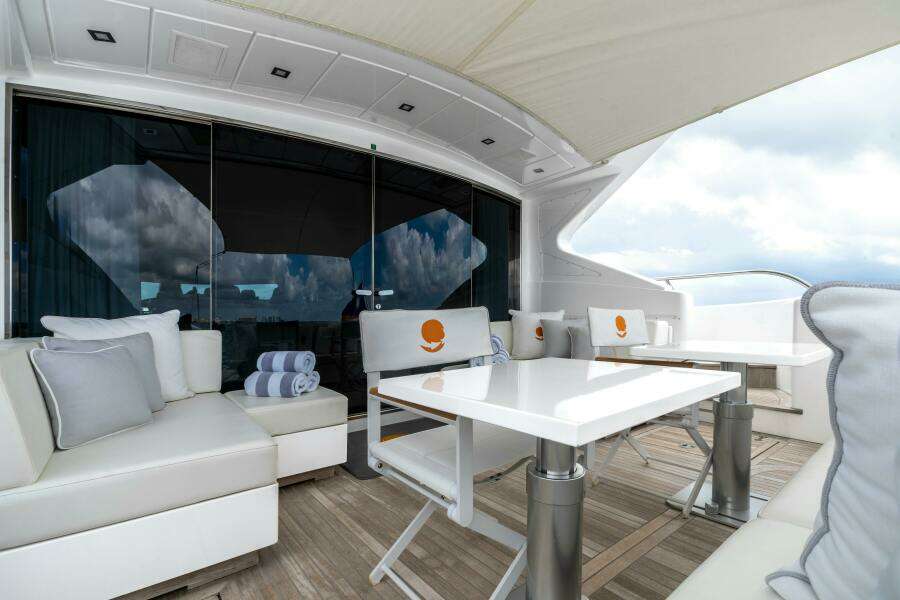 2005 Overmarine Mangusta 108