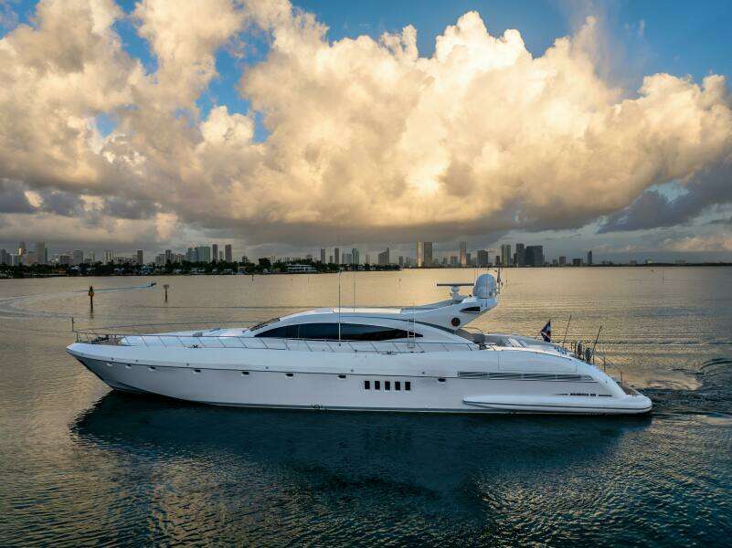 2005 Overmarine Mangusta 108
