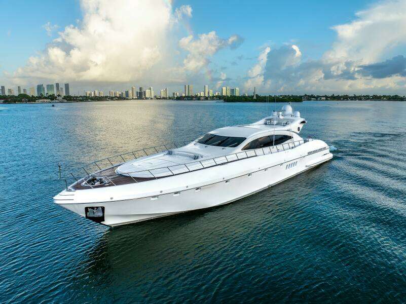 2005 Overmarine Mangusta 108