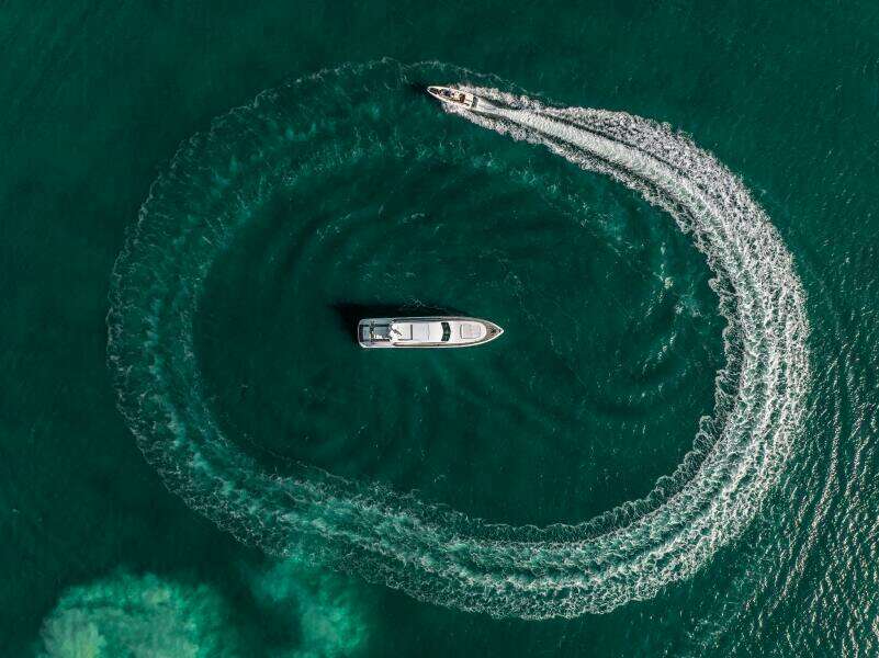 2005 Overmarine Mangusta 108