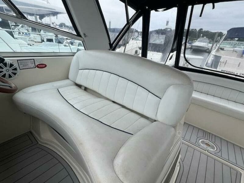 2000 Rinker 342 Fiesta Vee