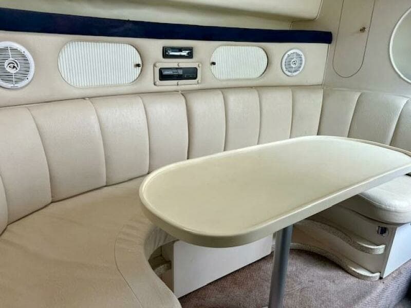 2000 Rinker 342 Fiesta Vee