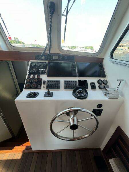 Starboard lower helm