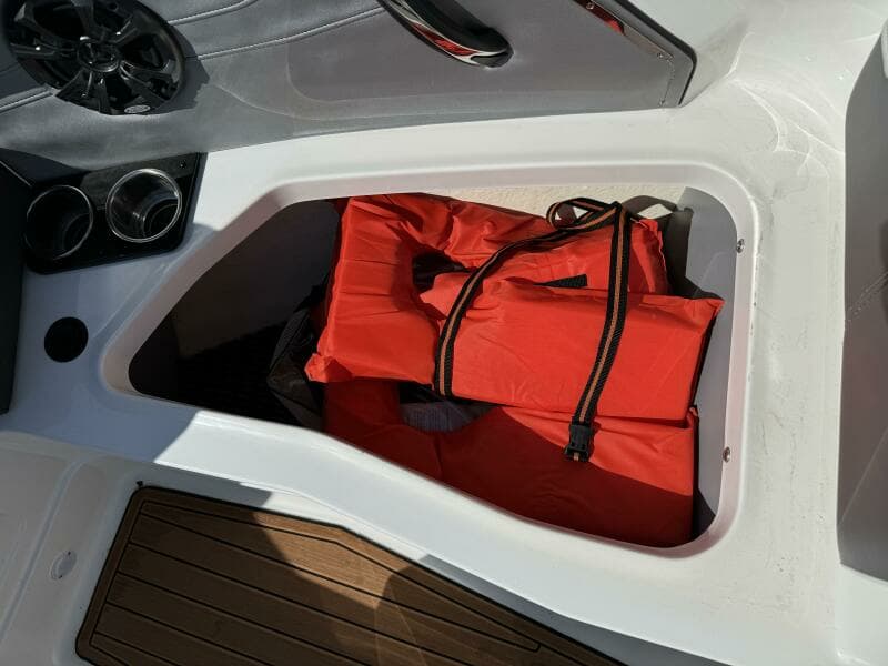 2017 Monterey 278 SS