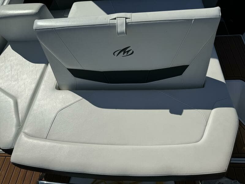 2017 Monterey 278 SS