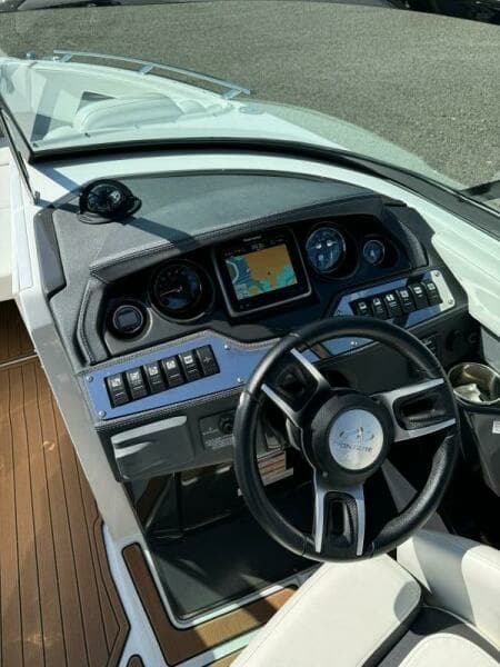 2017 Monterey 278 SS