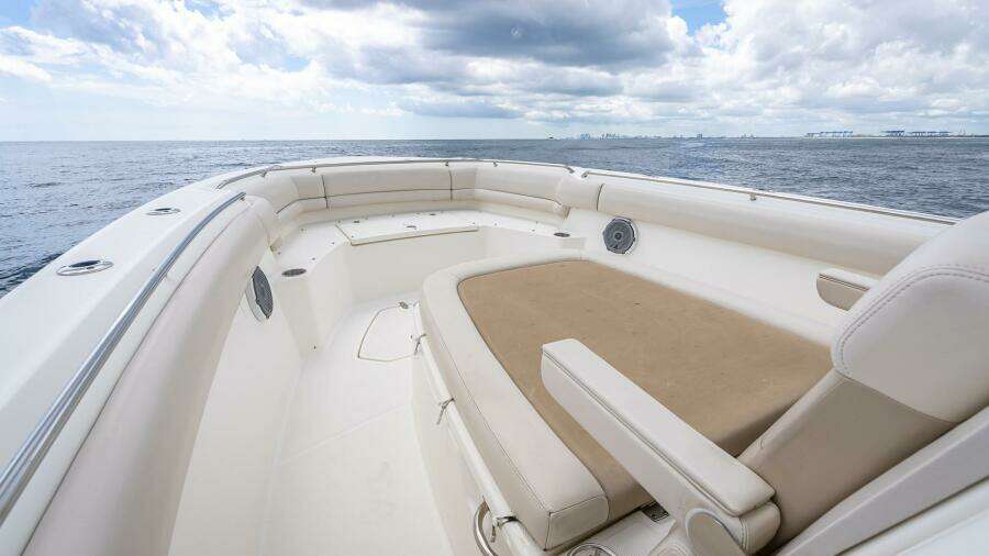 2017 Boston Whaler 330 Outrage