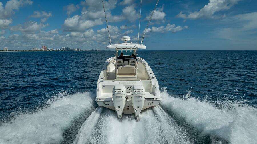 2017 Boston Whaler 330 Outrage
