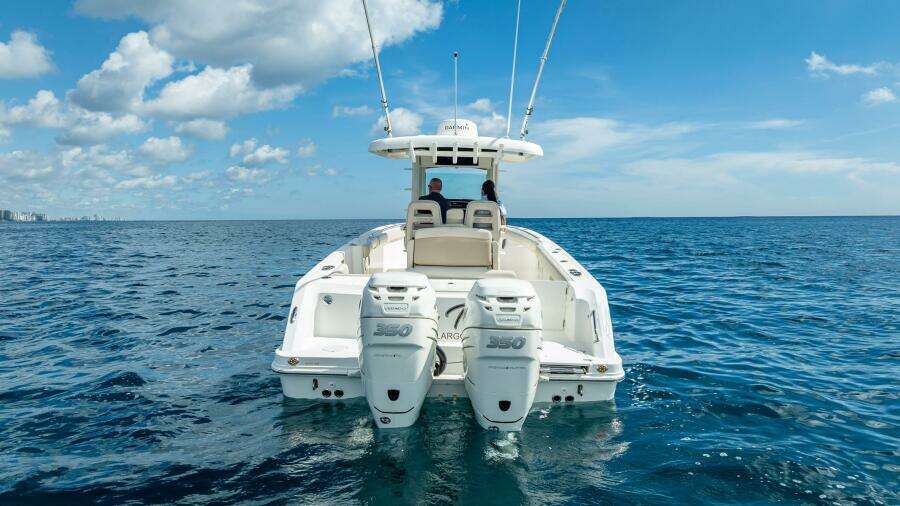 2017 Boston Whaler 330 Outrage