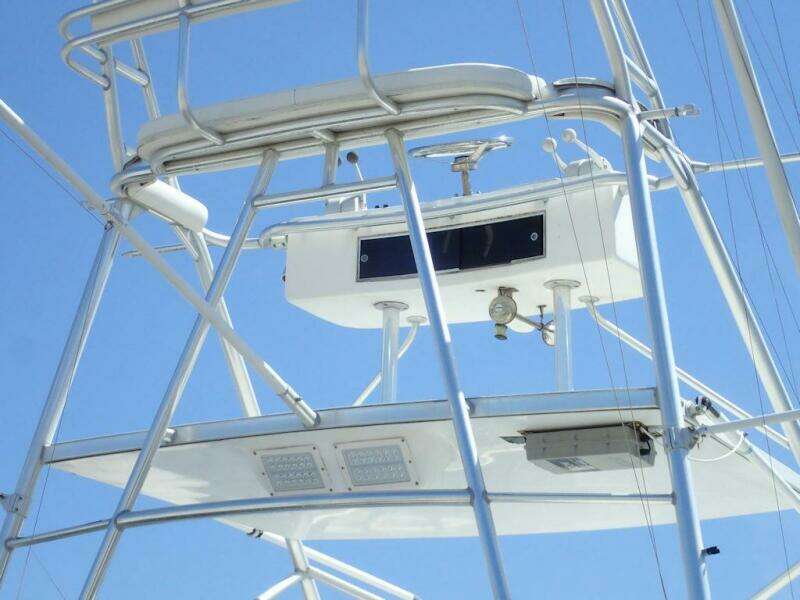 2000 Cabo 35 Express