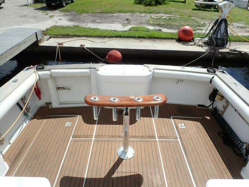 2000 Cabo 35 Express