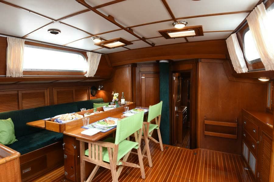 1982 Hinckley Sou'wester 59