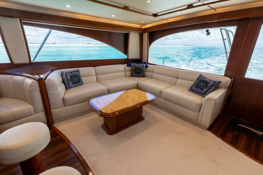 2015 Viking 70 Convertible  Salon 