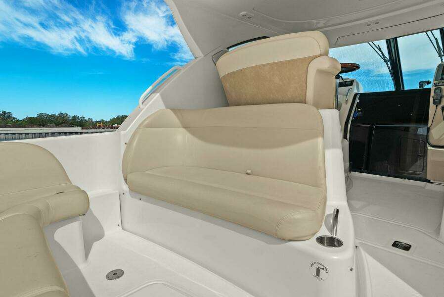 2008 Tiara Yachts 3500 Sovran "Fridge Benefit"