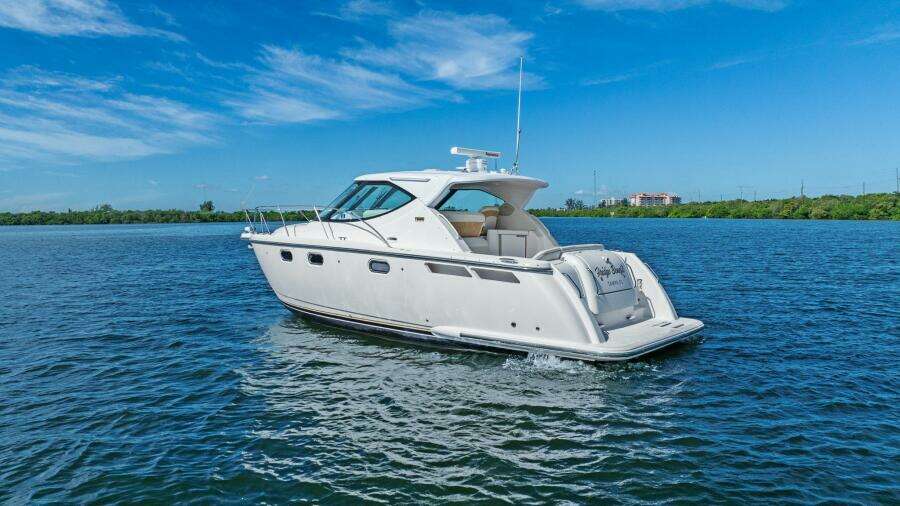 2008 Tiara Yachts 3500 Sovran "Fridge Benefit"