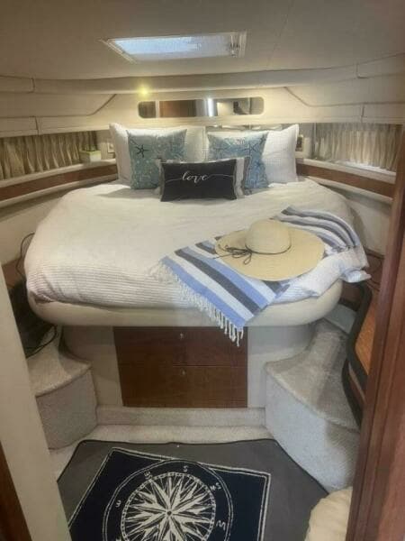 Stateroom W Island Queen