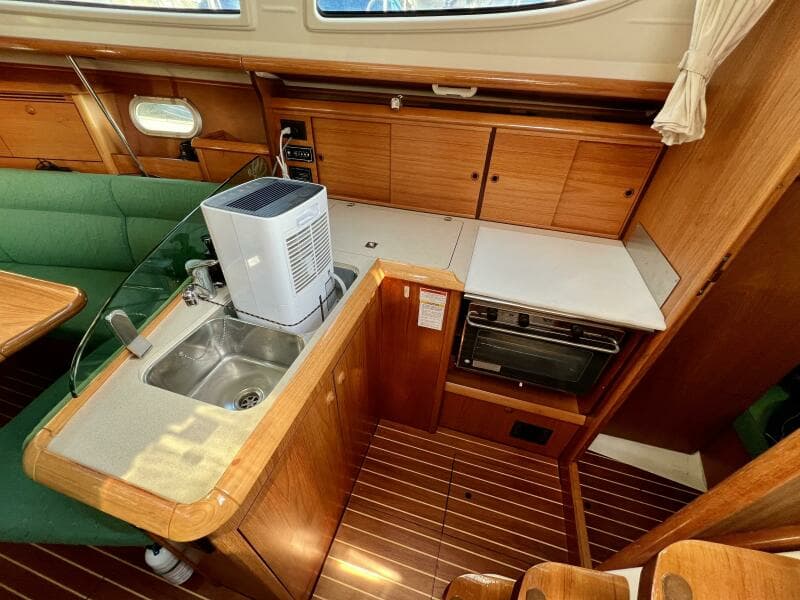 2005 Jeanneau Sun Odyssey 35