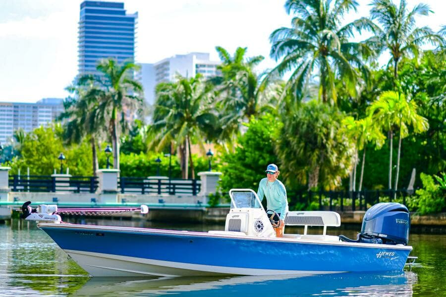 2022 Hewes Redfisher 21