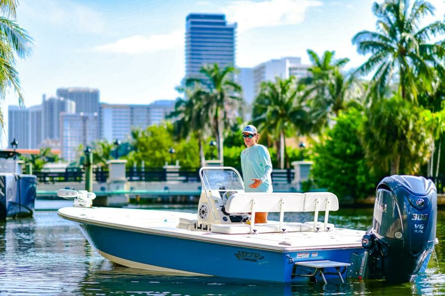 2022 Hewes Redfisher 21