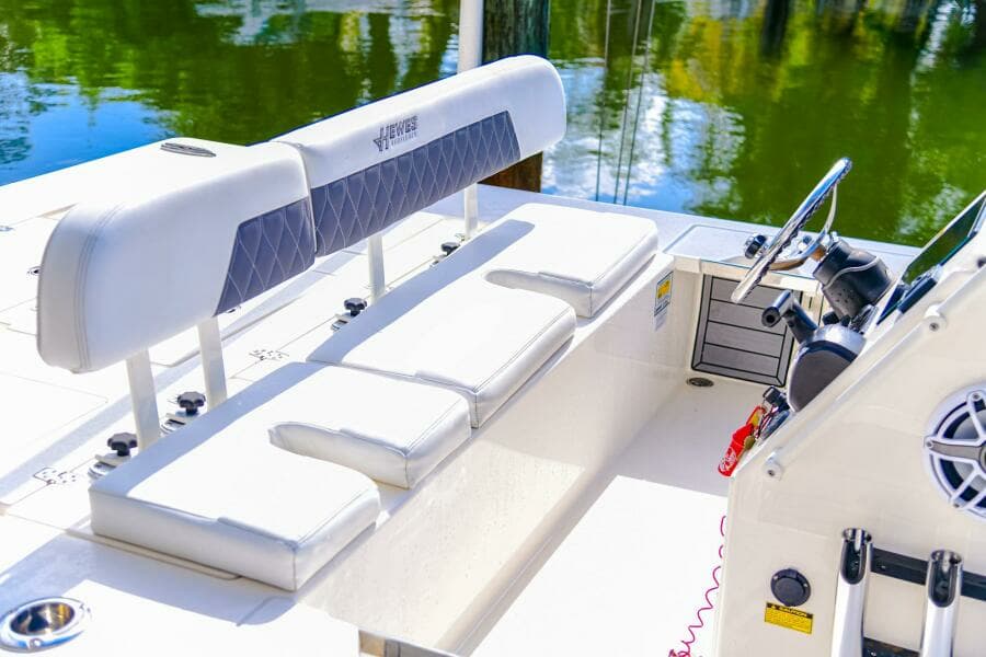 2022 Hewes Redfisher 21