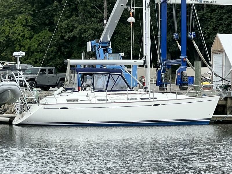 2002 Moody 38-2 Sloop