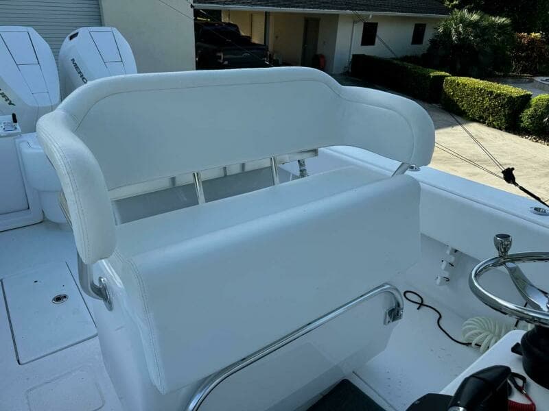 2024 Contender 32 Step