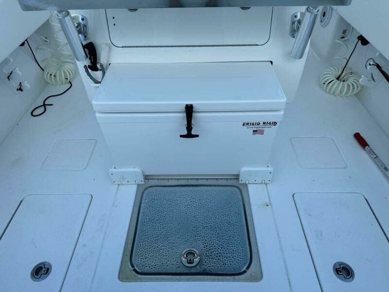 2024 Contender 32 Step