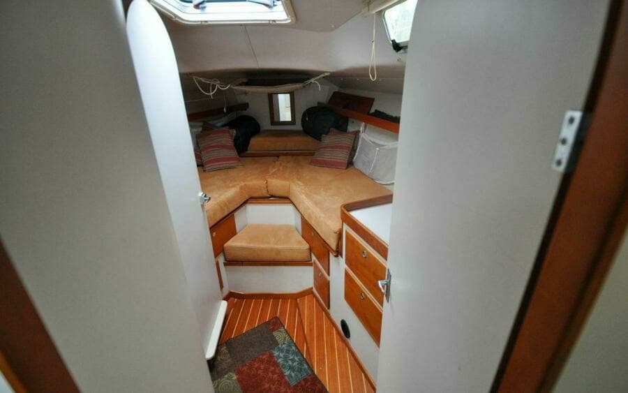 J/42 - Canty - Forward Cabin