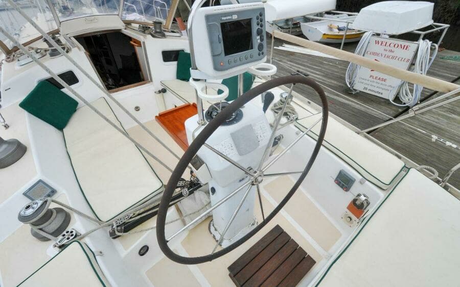 J/42 - Canty - Cockpit