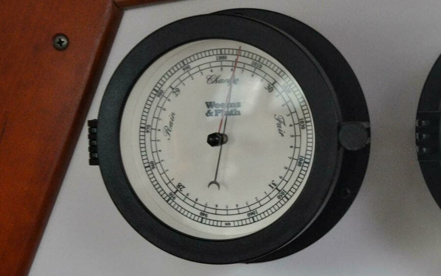 J/42 - Canty - Salon - Barometer