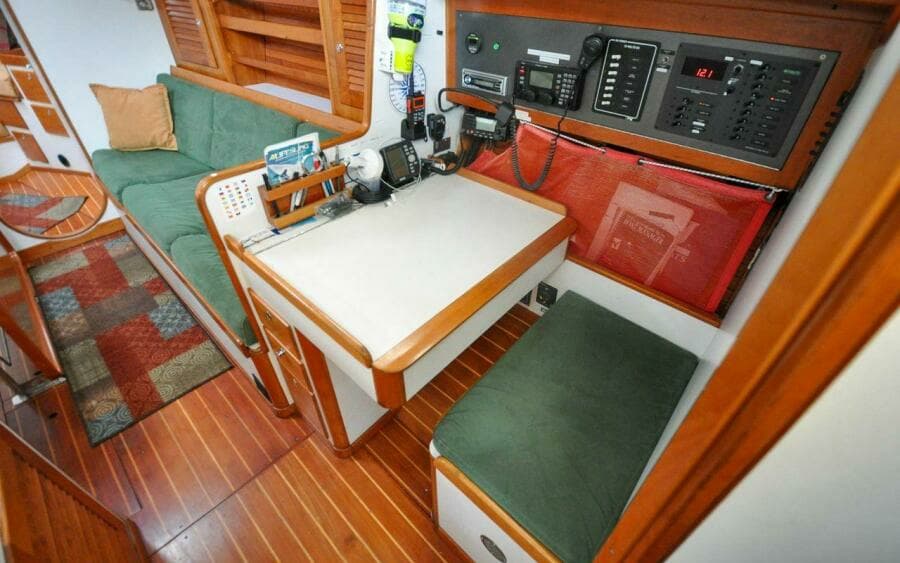 J/42 - Canty - Navigation Station