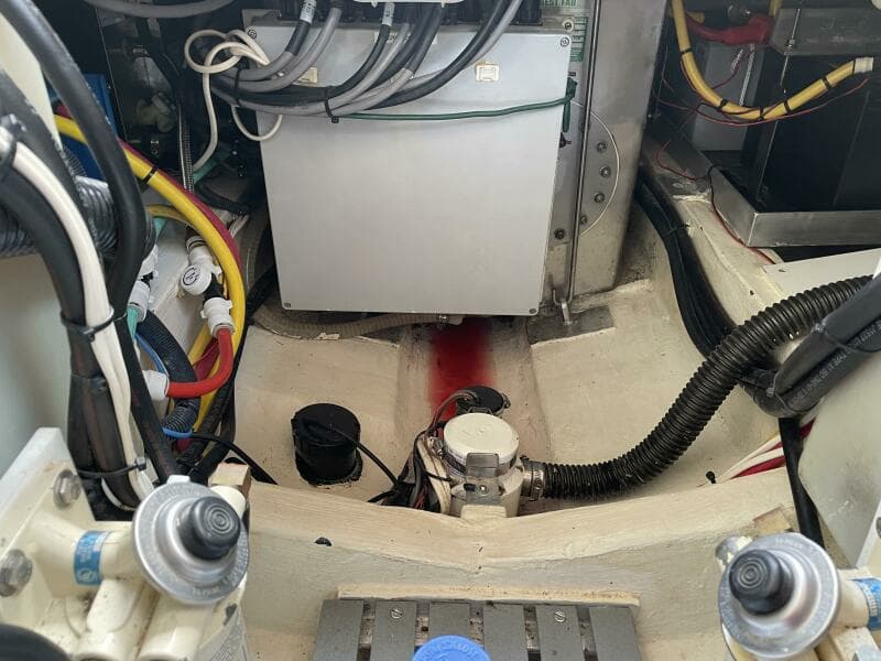 2012 Hinckley Talaria 38