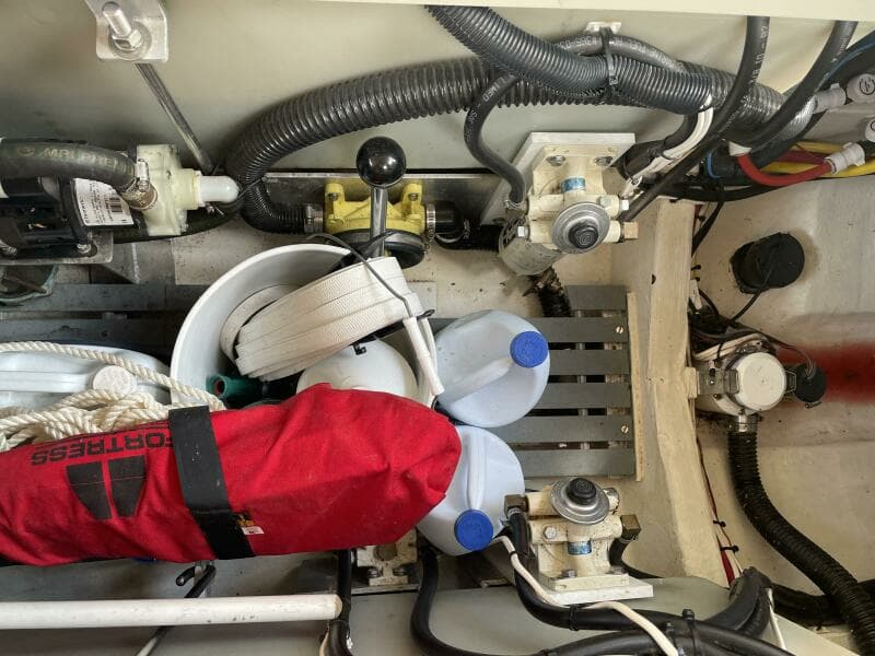 2012 Hinckley Talaria 38