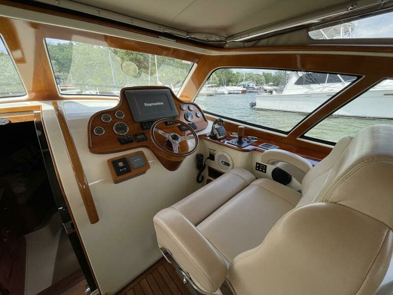 2012 Hinckley Talaria 38