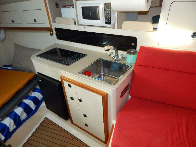 1999 Albin 31 Tournament Express