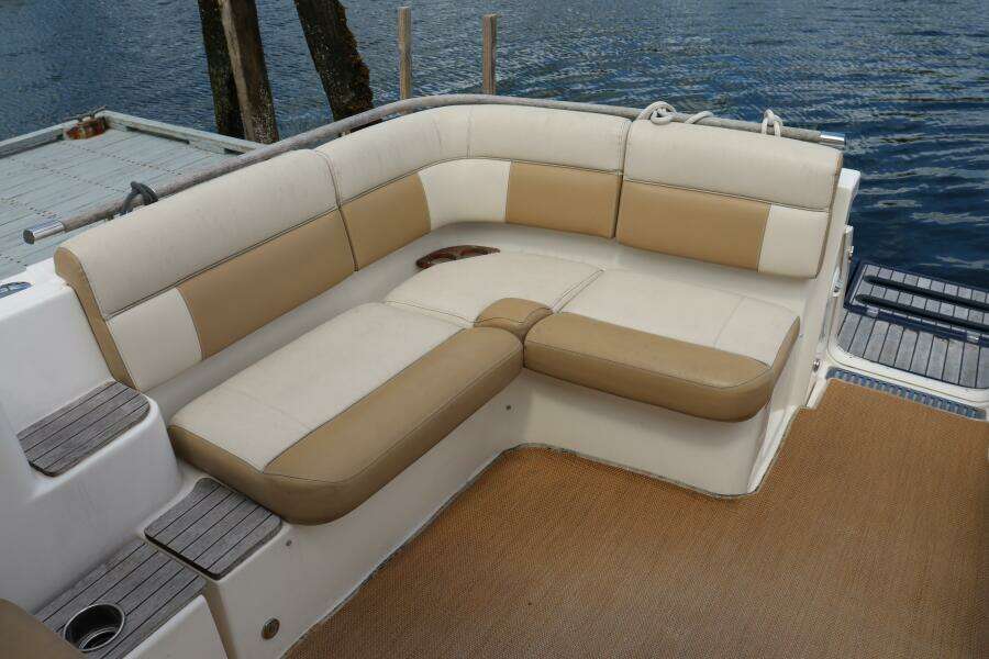 2012 Tiara Yachts 3100 Coronet