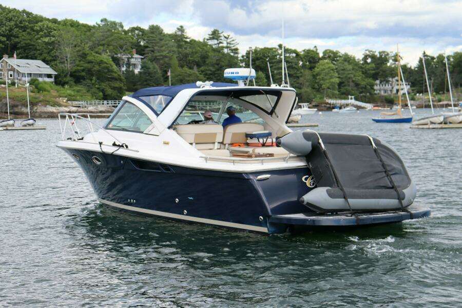 2012 Tiara Yachts 3100 Coronet