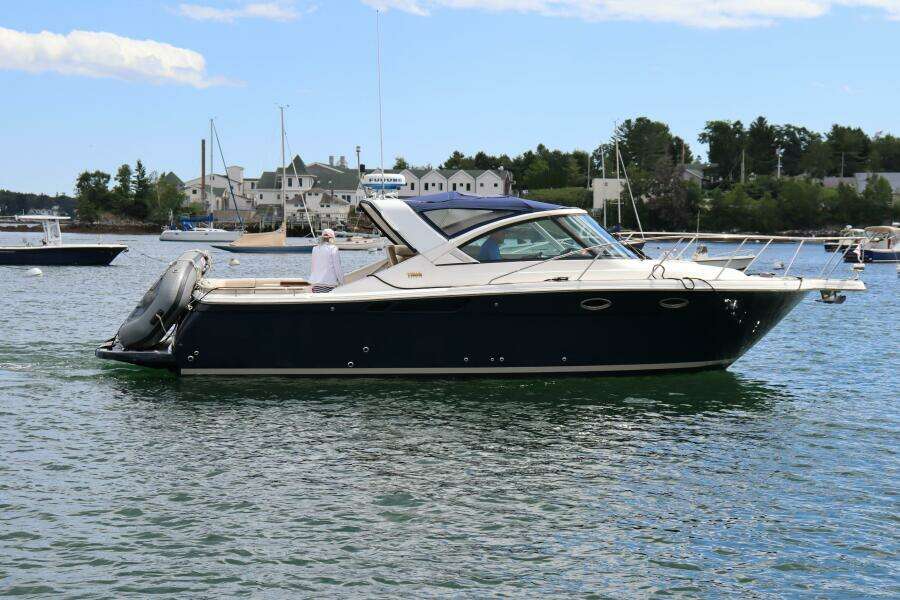 2012 Tiara Yachts 3100 Coronet