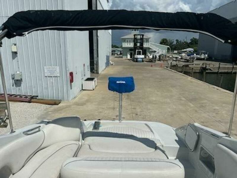 2005 Crownline 275 CCR