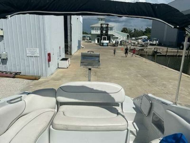 2005 Crownline 275 CCR