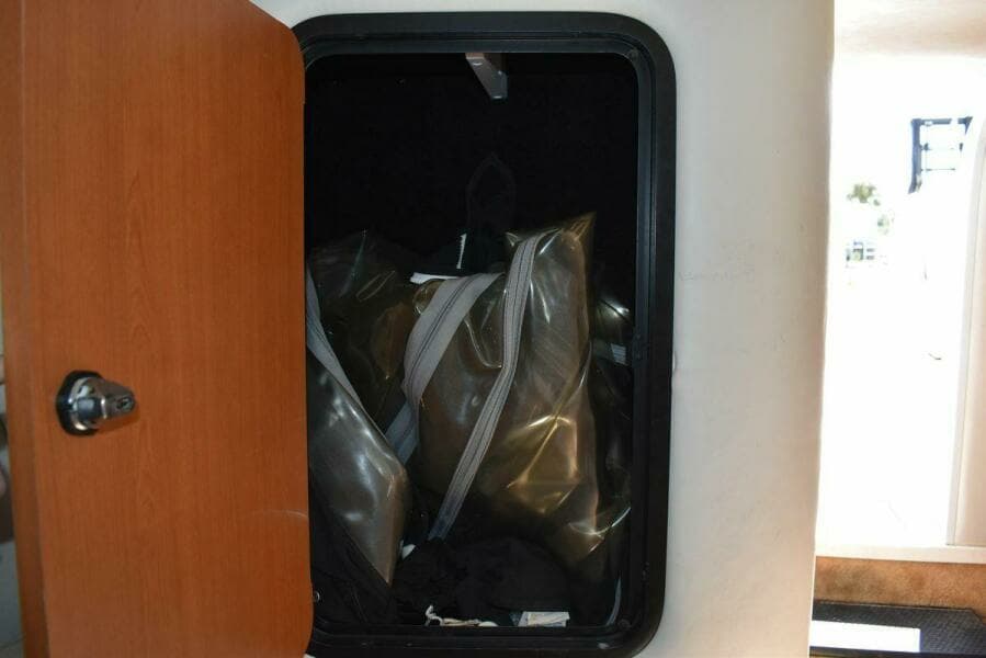 2005 Crownline 275 CCR