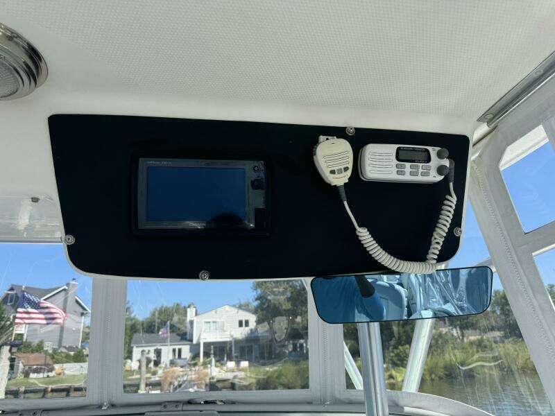 2002 Boston Whaler 275 Conquest