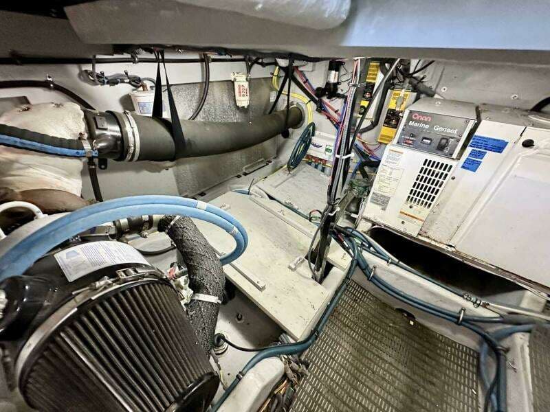 2007 Meridian 411 Sedan