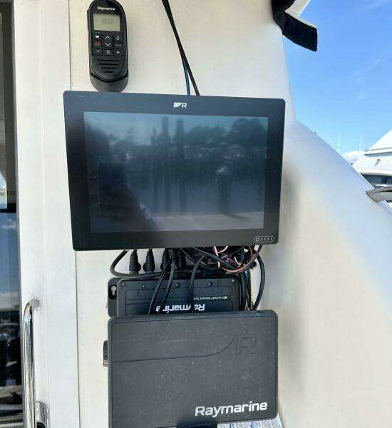 2007 Meridian 411 Sedan