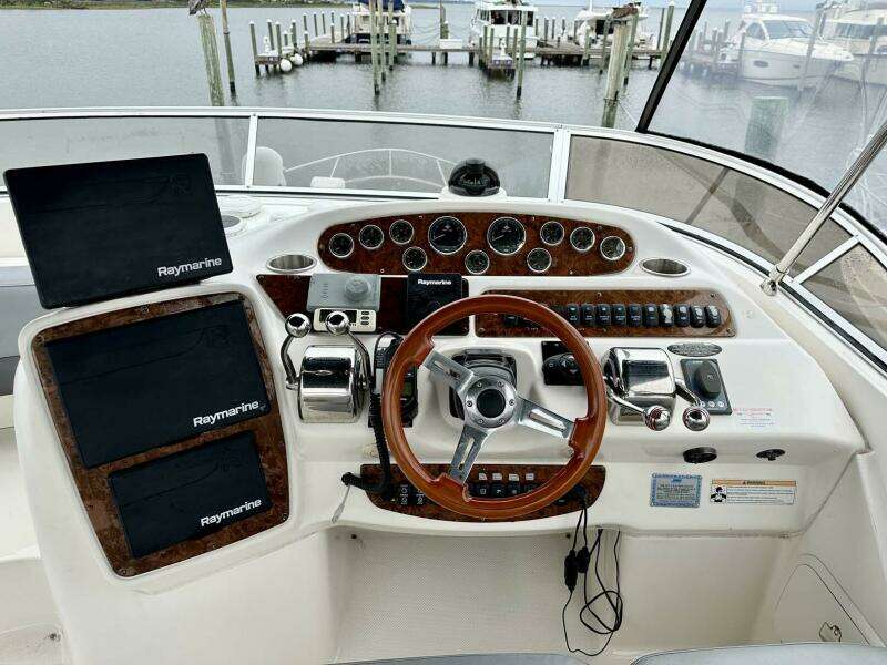 2007 Meridian 411 Sedan