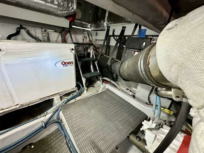 2007 Meridian 411 Sedan