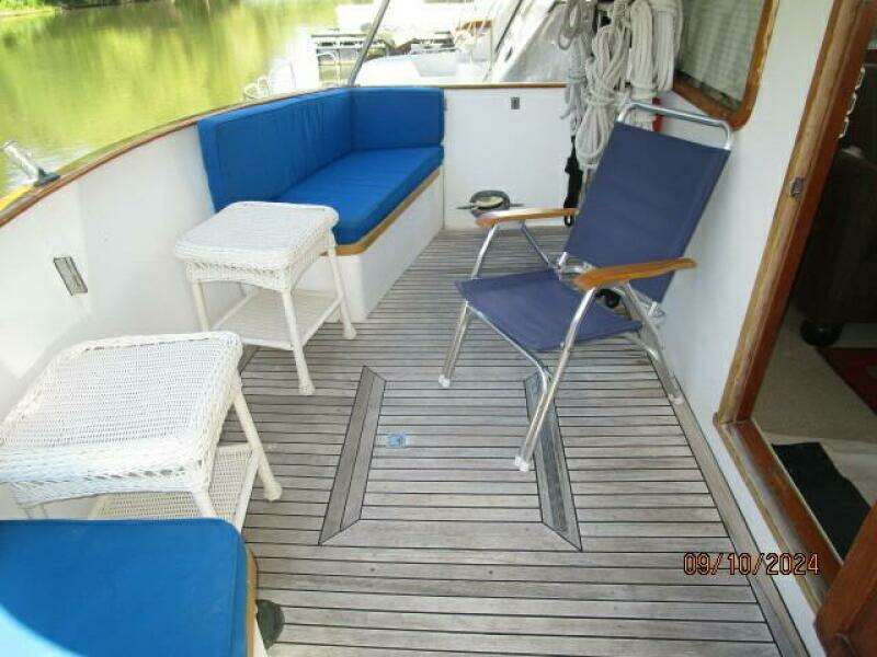 49' DeFever aftdeck port